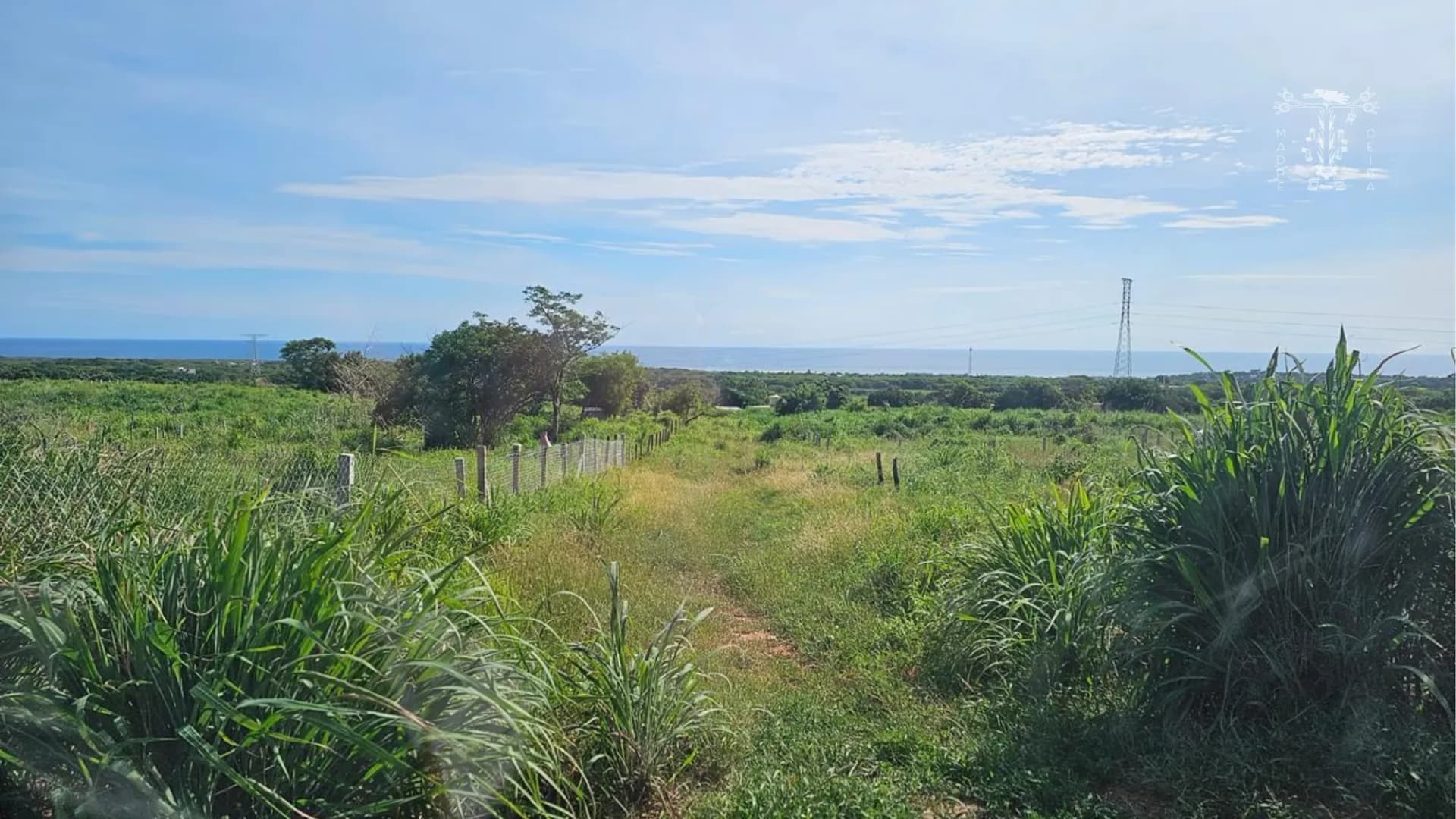 Land in Barra de Navidad