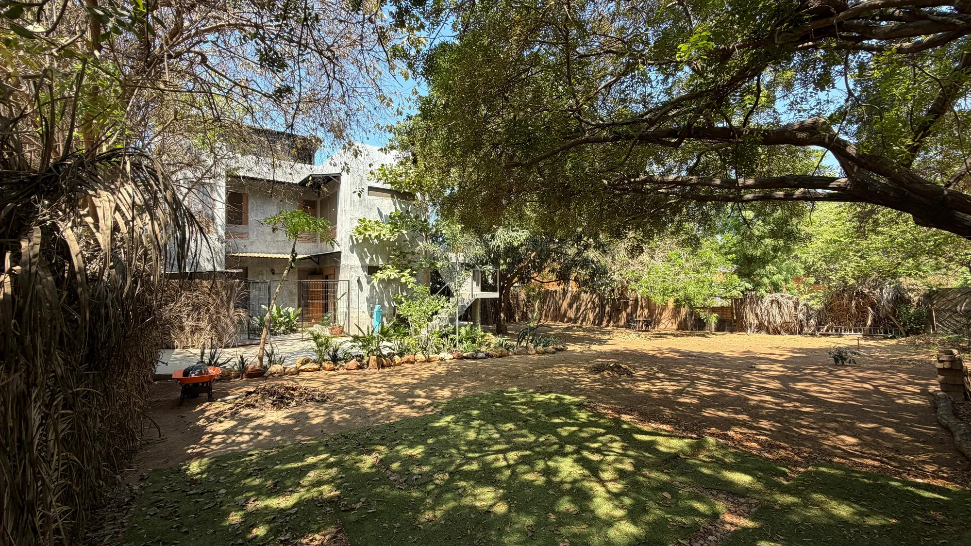 Casa con terreno amplio en Punta Zicatela